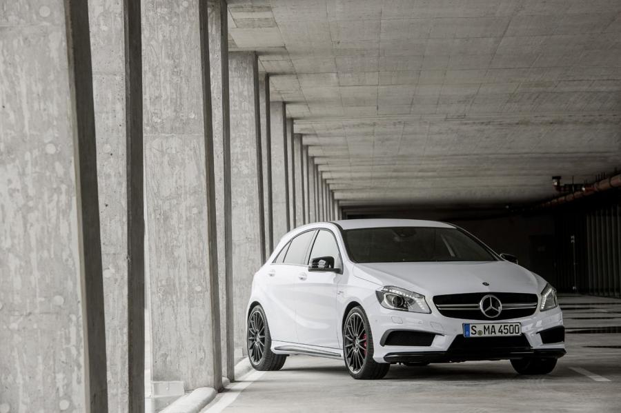  Mercedes-Benz A45 AMG 2014 года  (фото 13 из 24)